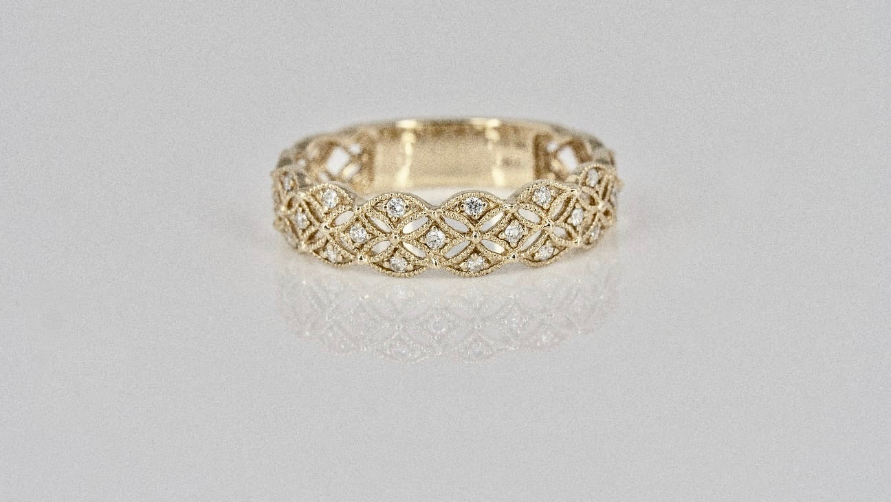 VINTAGE DIAMONDS RING