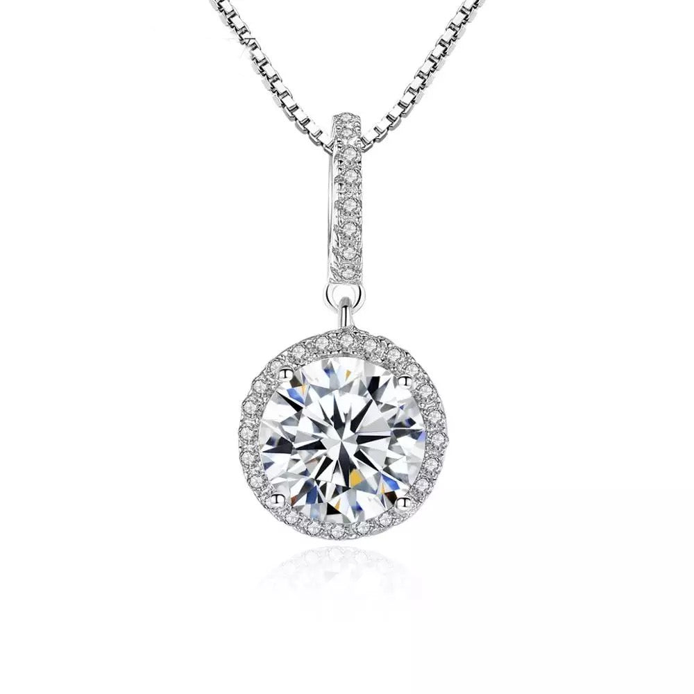 STUNNING SHINY NECKLACE