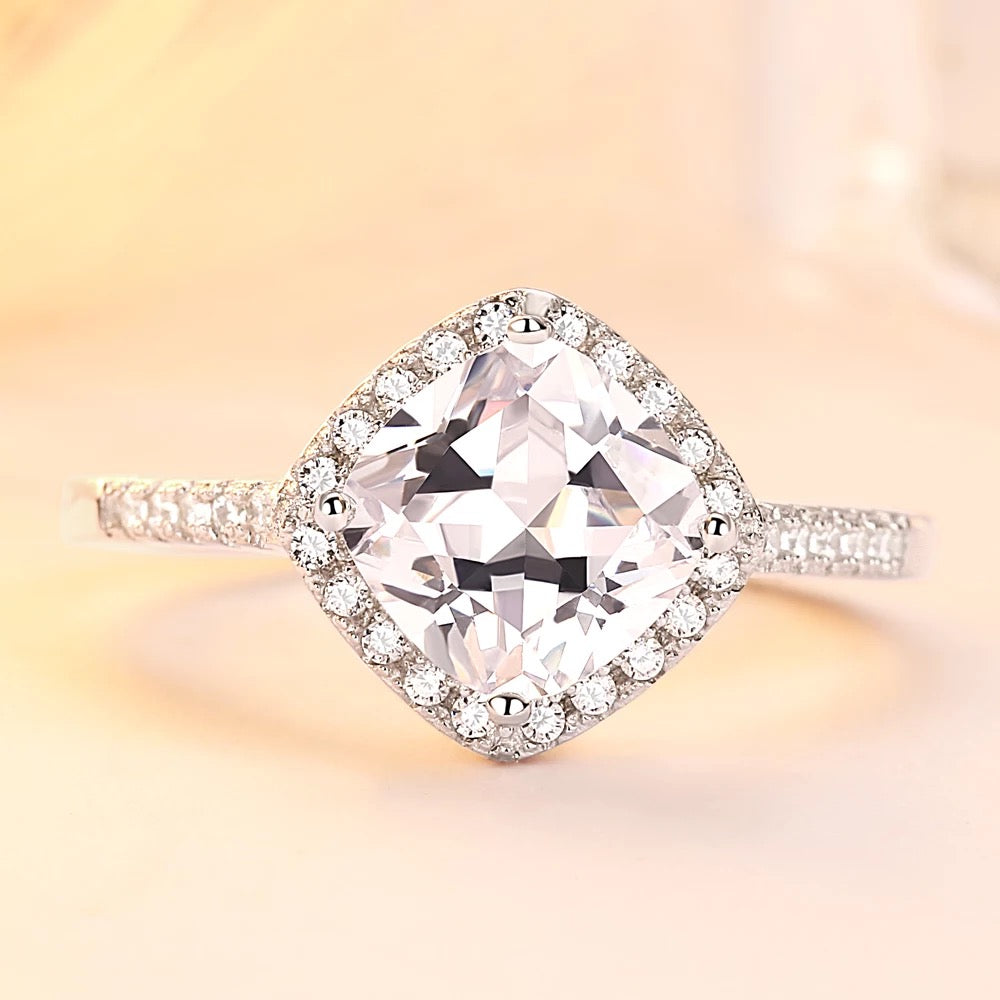 Diamond sparkling ring