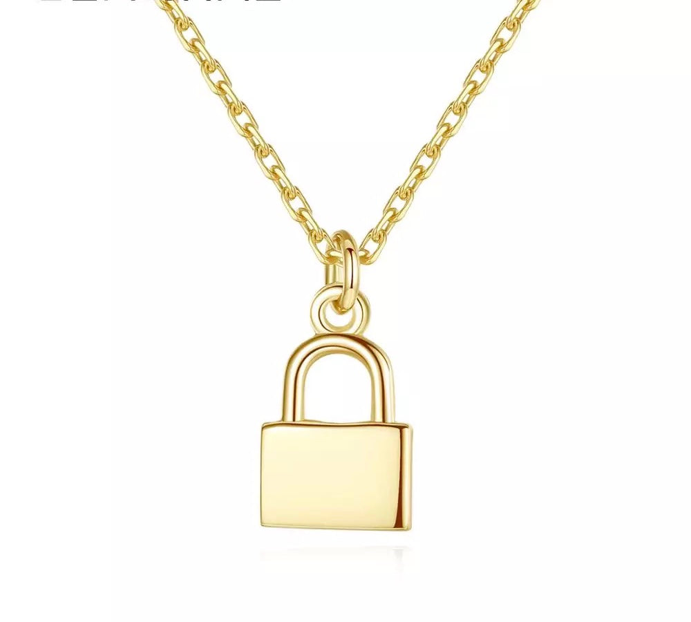 LOCK PENDANT NECKLACE