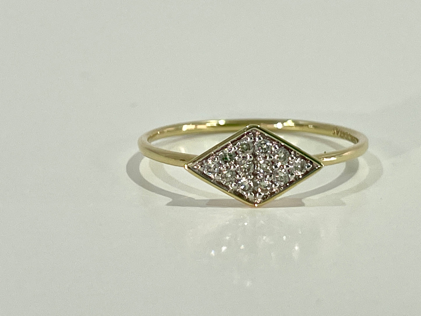 DIAMOND SHAPE RING