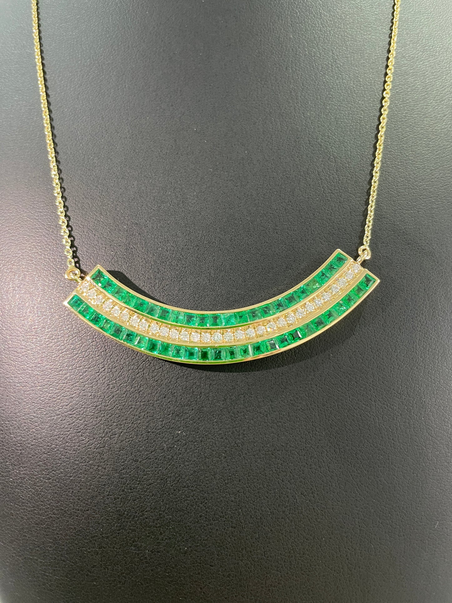 Venus necklace